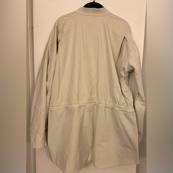 Lululemon Cinch Waist Stretch Shirt Jacket Bone Size Large - Picture 6 of 9